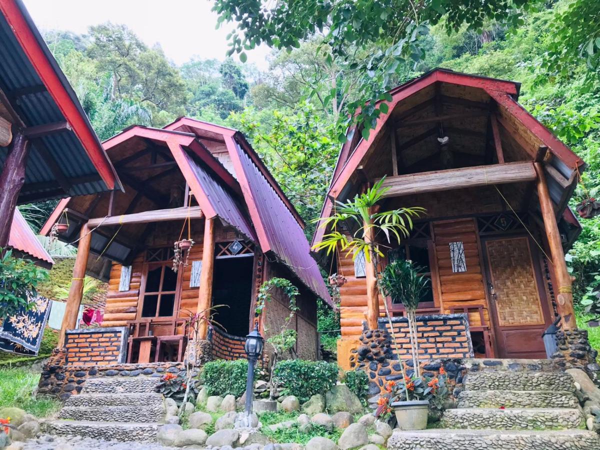 بوكيت لاوانج Lucky Bamboo'Bungalows-Resto And Orangutan Jungle Trekking Tours المظهر الخارجي الصورة