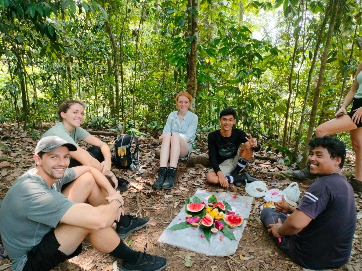 بوكيت لاوانج Lucky Bamboo'Bungalows-Resto And Orangutan Jungle Trekking Tours المظهر الخارجي الصورة