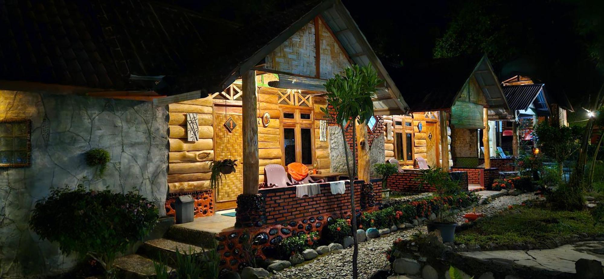 بوكيت لاوانج Lucky Bamboo'Bungalows-Resto And Orangutan Jungle Trekking Tours المظهر الخارجي الصورة