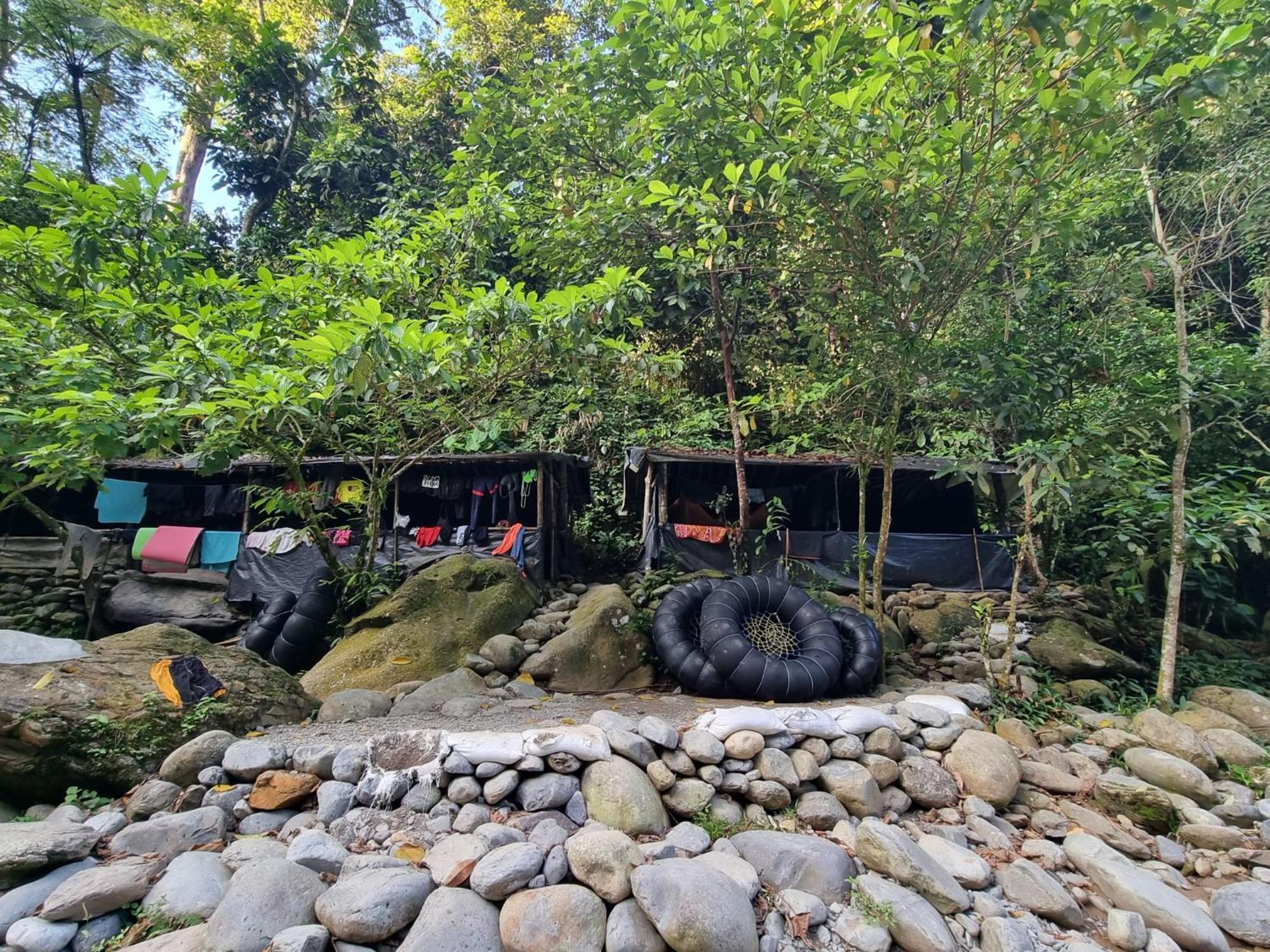 بوكيت لاوانج Lucky Bamboo'Bungalows-Resto And Orangutan Jungle Trekking Tours المظهر الخارجي الصورة