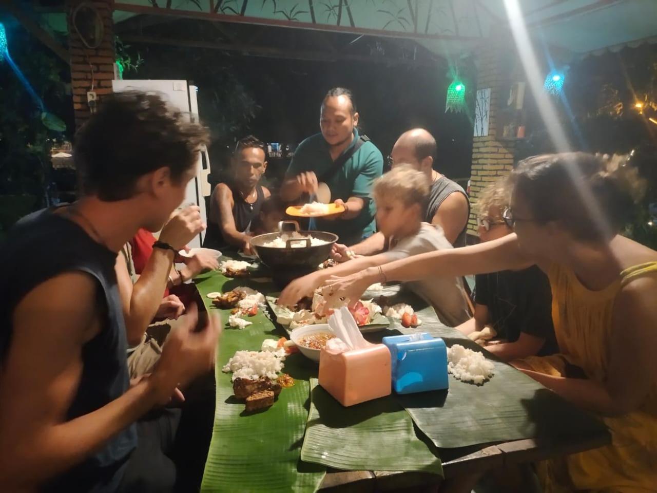 بوكيت لاوانج Lucky Bamboo'Bungalows-Resto And Orangutan Jungle Trekking Tours المظهر الخارجي الصورة